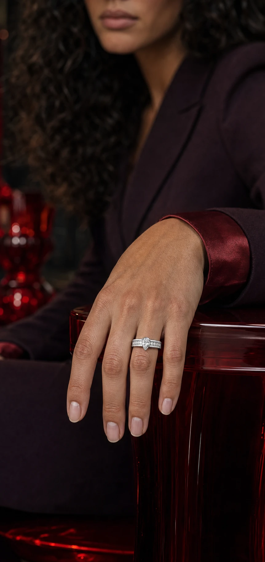 Anello in argento con zirconi