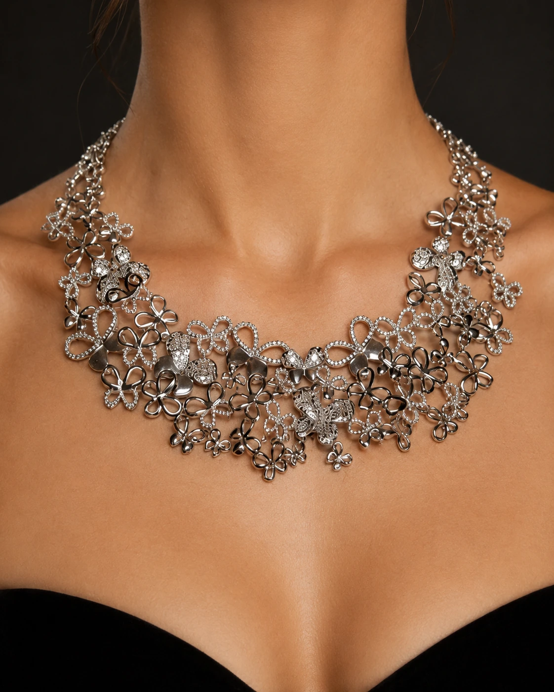 Collier in argento con zirconi e pietra di luna