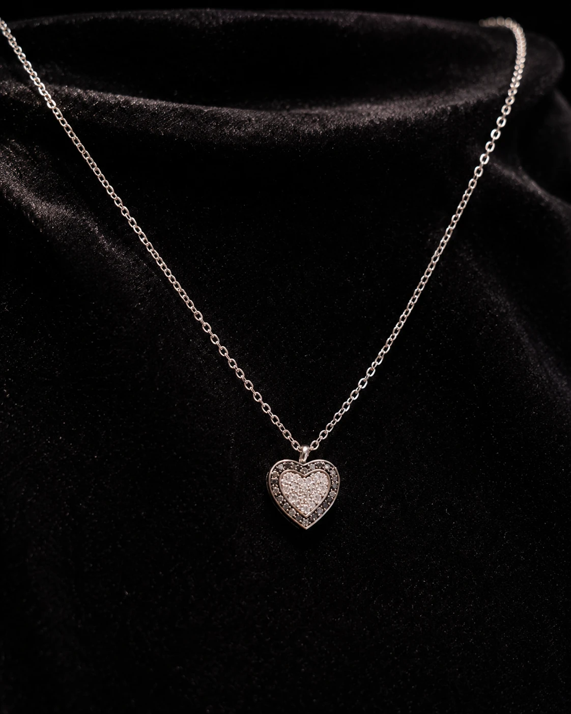 Collana in oro bianco 18 kt e diamanti
