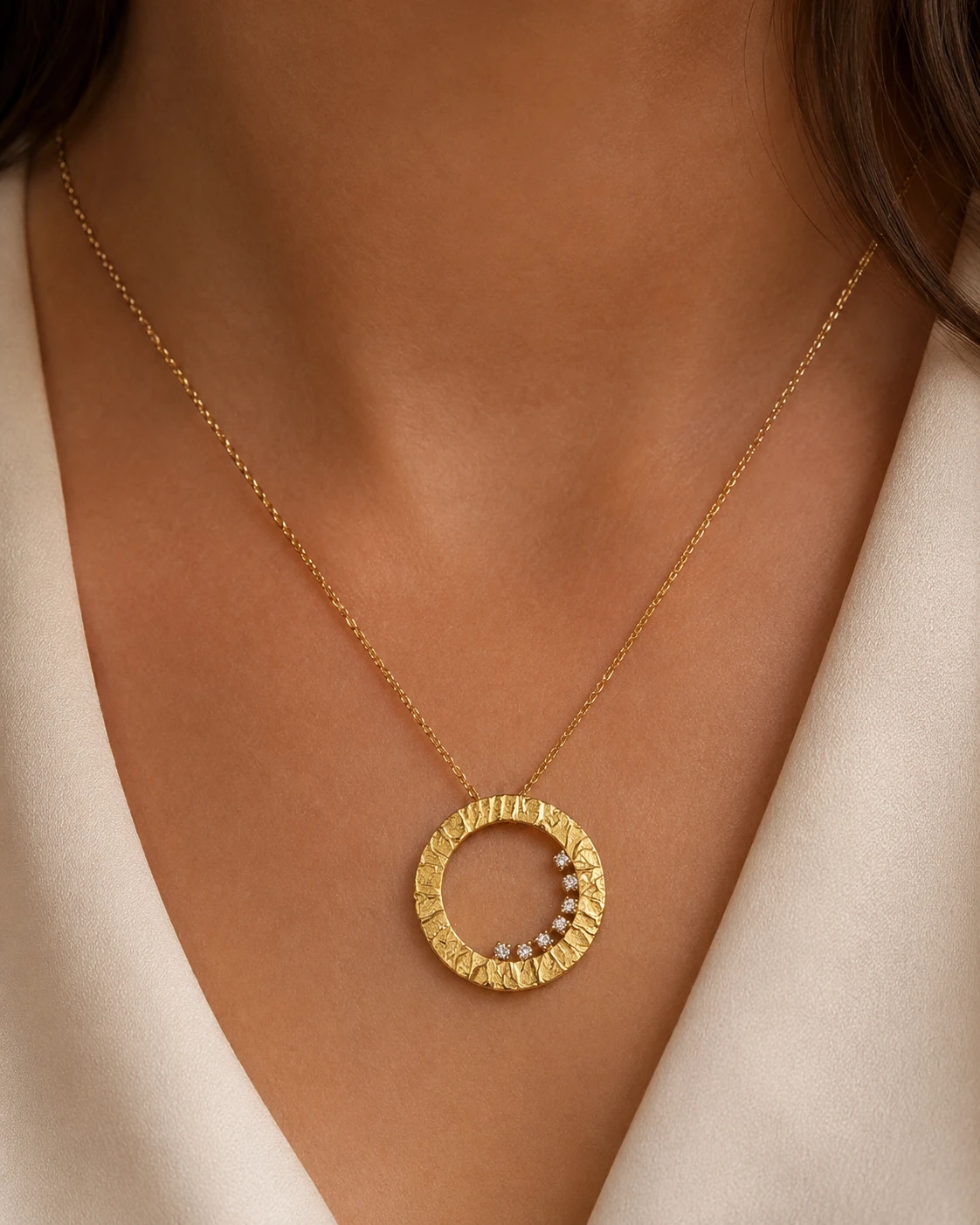 Collana in oro giallo 18 kt e diamanti