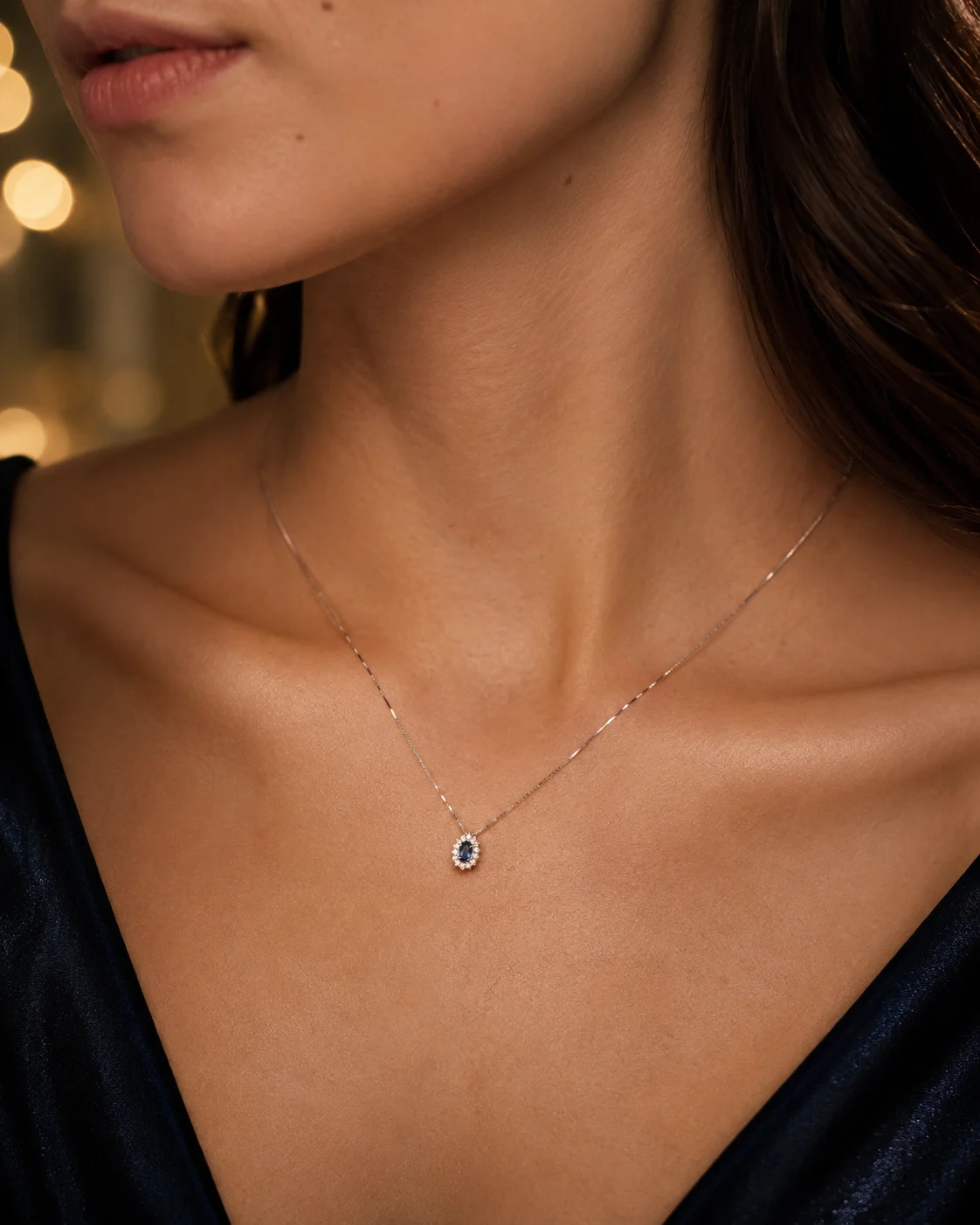 Collana in oro bianco 18 kt con zaffiro e diamanti