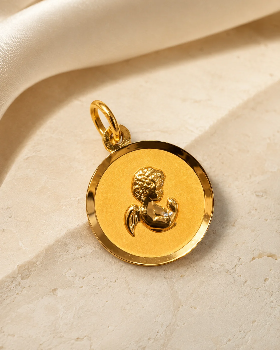 Ciondolo angelo in oro 18 kt
