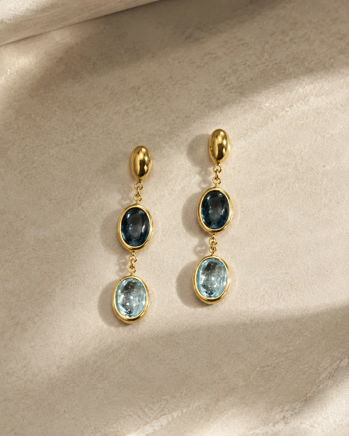 Orecchini pendenti in oro giallo 18 kt e topazio