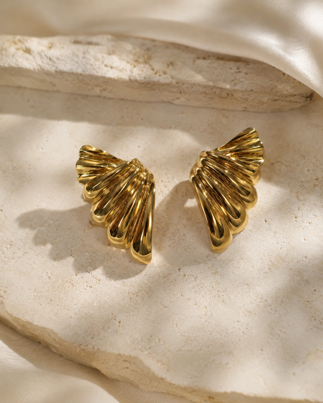 Orecchino in oro giallo 18 kt